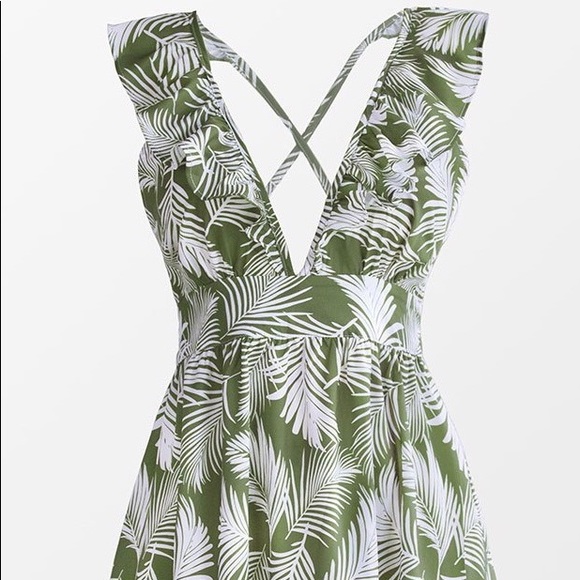 Meghan Leafy Ruffle Trim Dress Size M - Picture 2 of 4